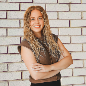 Ellie-Knudson_800